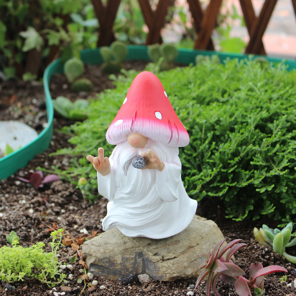 Mushroom Smoking Gnomes Funny  - Home Bargains reseña y precio